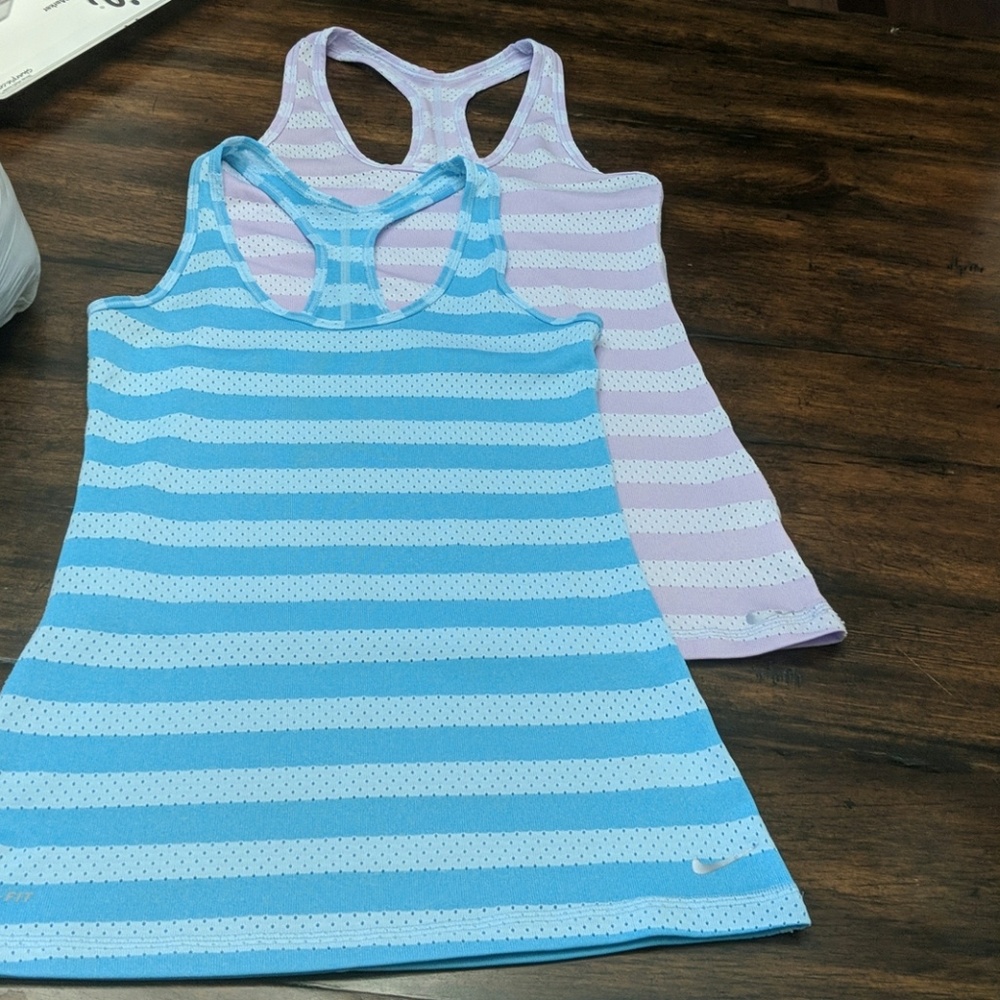 2 nike tanks